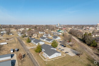 404 E Maple St, Le Roy, IL 61752