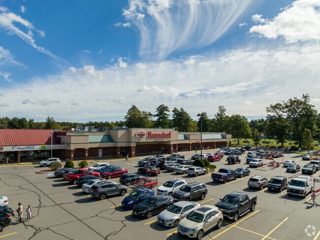 A popular shopping destination, Hudson Mall has a variety of stores to meet your shopping needs.