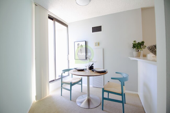 770 N Dearborn St, Chicago, IL 60654 - photo 2