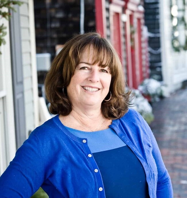 Rebecca Bassett Real Estate Agent in Kennebunk, ME