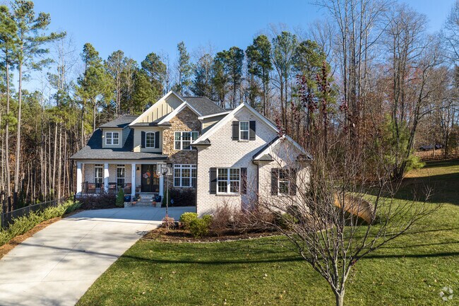 You can find modern style homes within the Piney Grove neighborhood.