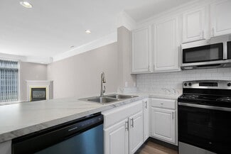 1708 Creeksedge Dr, Columbus, OH 43209