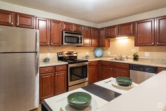 55 Golfview Dr, Manchester, NH 03102