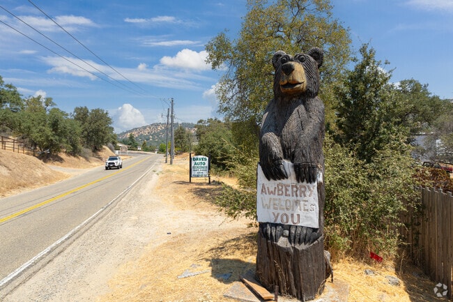 In the wilderness of Central California, Auberry's winding roads lead residents to the scenic life.