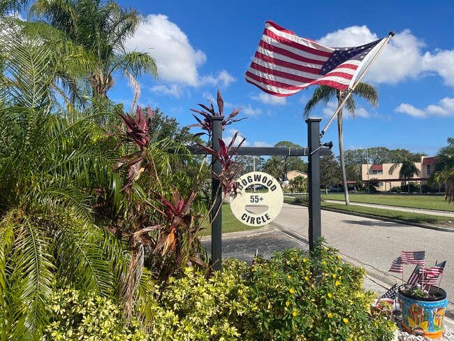 218 Dogwood Cir unit The Gardens, Seminole, FL 33777 - photo 4