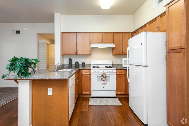 The Grove, Lemoore, CA 93245 - photo 4