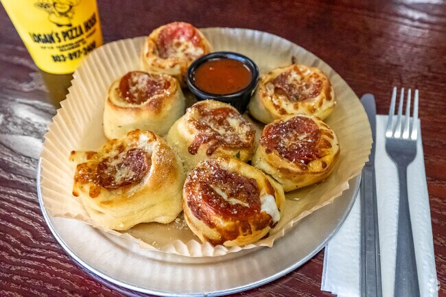 Logan's Pizza House has a wide variety of menu items, which appeal to Cameron residents.