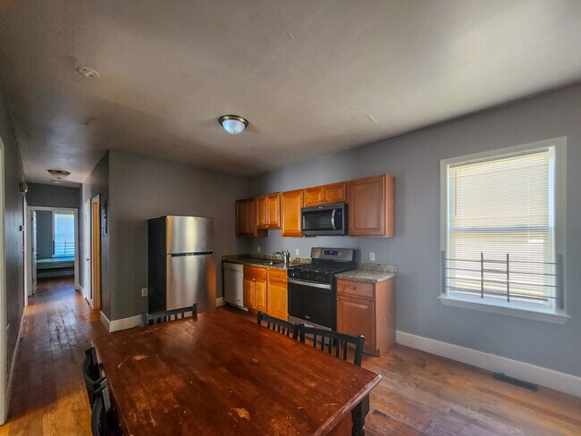 12 Fox St unit 3, Dorchester, MA 02122 - photo 3