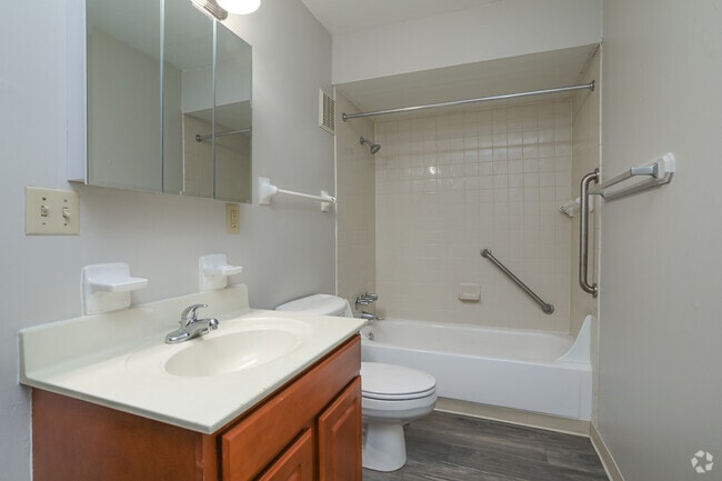 Lancaster Heights, Normal, IL 61761 - photo 5