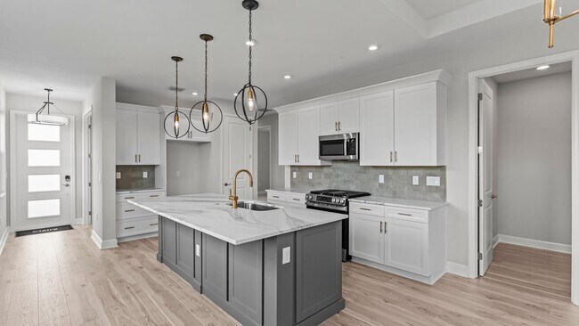 435 Verona Way, Lady Lake, FL 32159 - photo 2