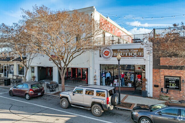 In Thomaston square, French Kiss Boutique features men's and women's apparel.