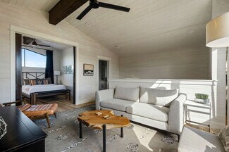 19212 Lost Tree Unit ID1293852P, Spicewood, TX 78669