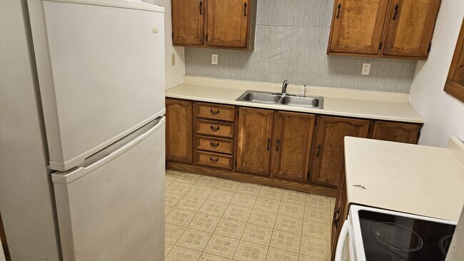 1208 Highland Ave unit 1, New Castle, PA 16105 - photo 2