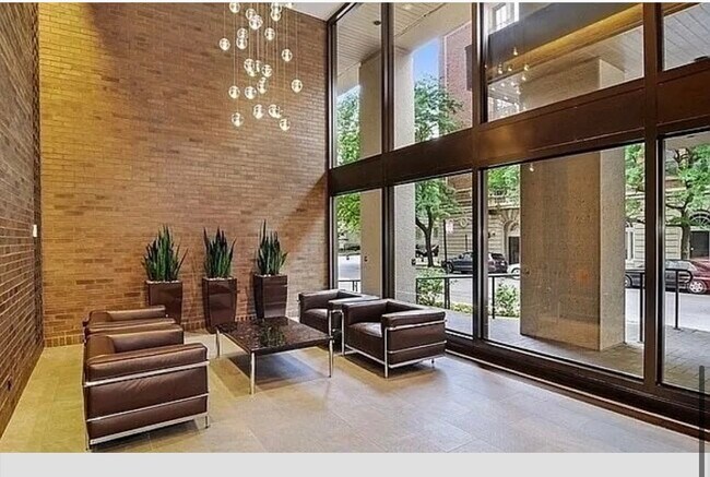 2650 N Lakeview Ave unit 3106, Chicago, IL 60614 - photo 3