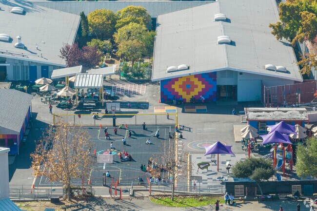 Global Family School is a dual-immersion Spanish school.