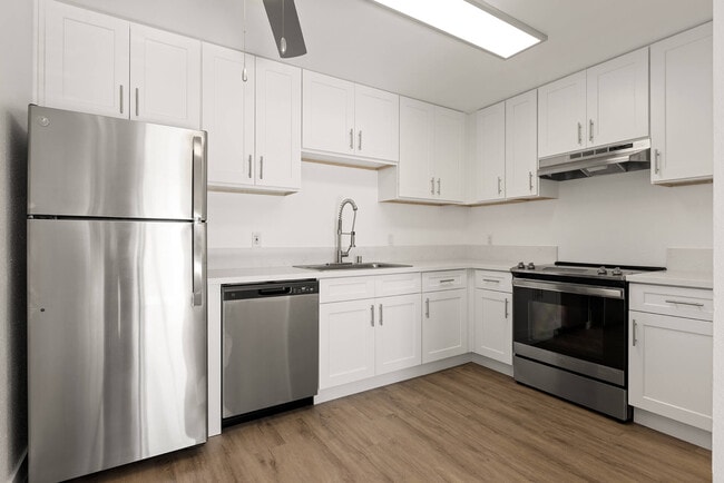 The Hills at Fashion Valley, San Diego, CA 92111 - photo 2