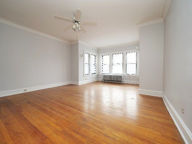 1764 W North Shore Ave, Chicago, IL 60626 - photo 4