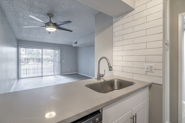 2BR, 1BA - 820 SF Renovated