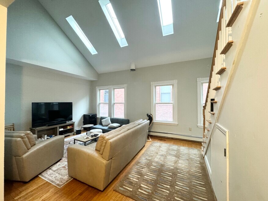 172 Saint Alphonsus St unit 3, Roxbury Crossing, MA 02120 - photo 1