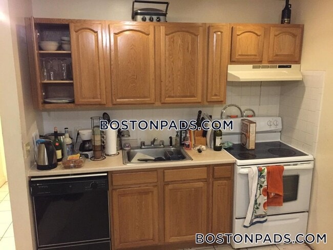 104 Hammond St unit 2, Roxbury Crossing, MA 02120 - photo 3