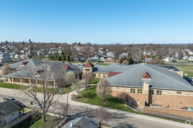 Kemp Elementary School has an overall rating of C-, according to Niche.