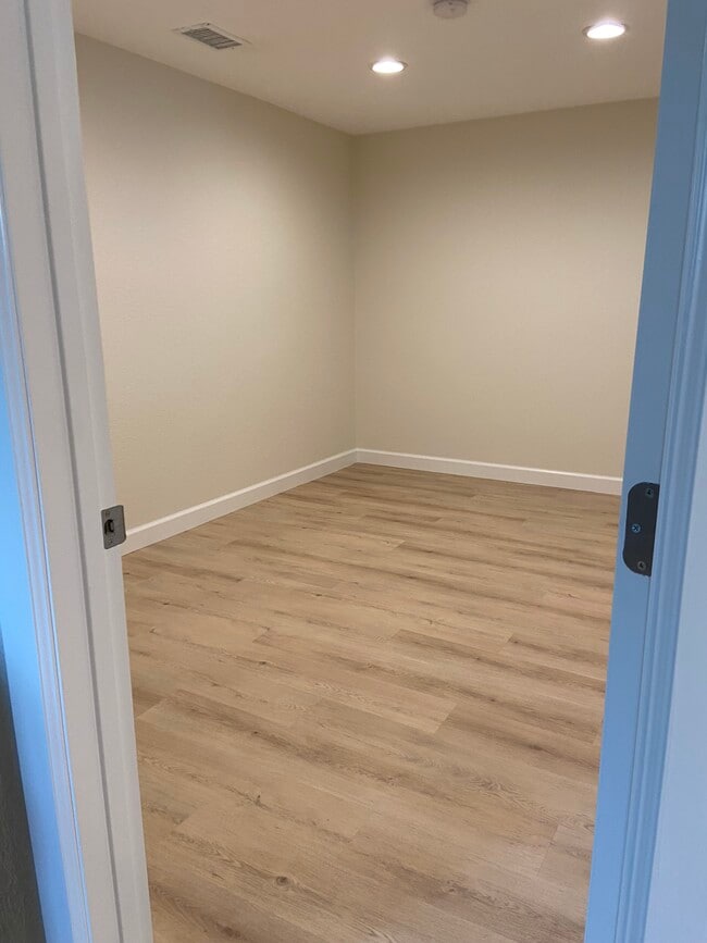 3583 S Bannock St unit B, Englewood, CO 80110 - photo 4