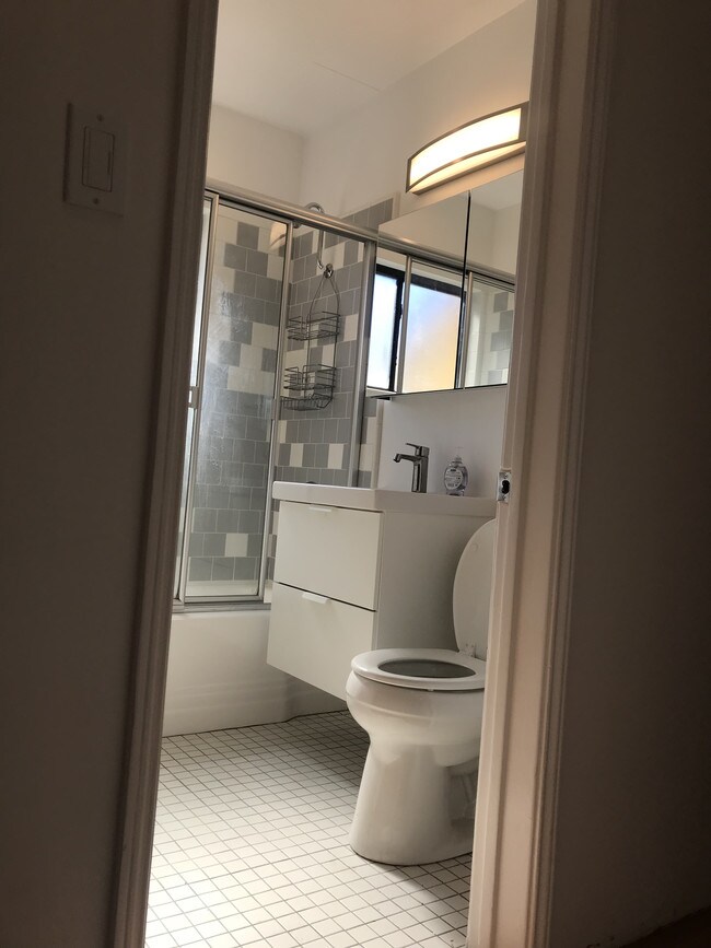 2010 Virginia Ave unit B, Santa Monica, CA 90404 - photo 7