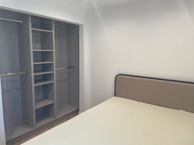 22261 Haynes St, Los Angeles, CA 91303 - photo 6