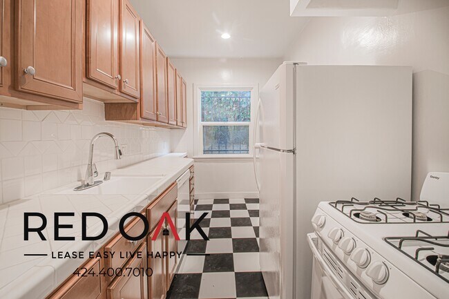 1818 Whitley Ave unit 210, Los Angeles, CA 90028 - photo 2