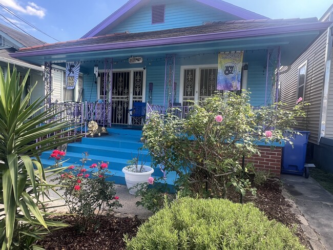 2424 Lapeyrouse St unit A, New Orleans, LA 70119 - photo 2