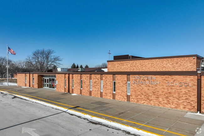 Crestview Elementary School's teachers earned a grade of C+ from Niche.com.