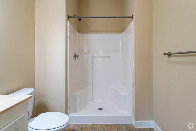 Timberwood Commons, Lebanon, NH 03766 - photo 6