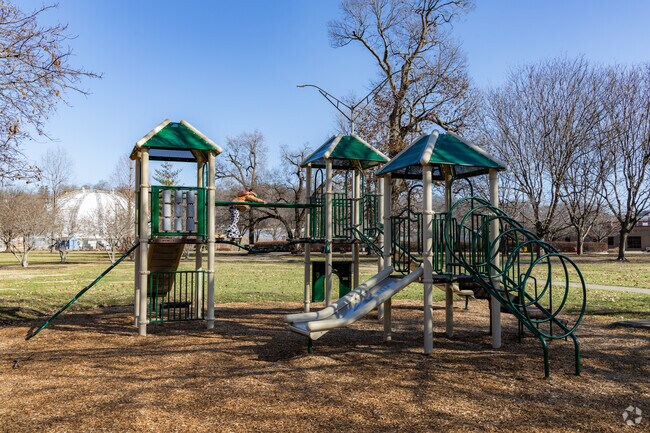 When it’s time to unwind, Valley Park is at the northern end of Camp Washington.