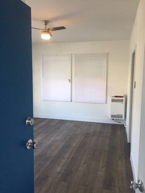 845 S Normandie Ave unit 17, Los Angeles, CA 90005 - photo 1