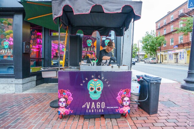 Wait and watch with anticipation for your delicious tacos at El Vago Cantina near Mount Vernon.