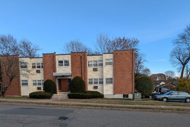 12 Thompson Rd, Manchester, CT 06040 - photo 6