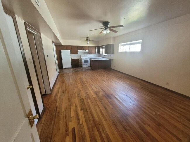 2305 Webster St unit B, Liberty, TX 77575 - photo 2