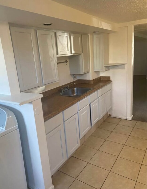 1570 Newton St, Denver, CO 80204 - photo 4