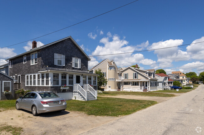 Higgins Beach has an array of classic New England home styles.