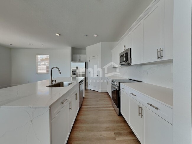 8373 Buckskin Clf Ave, Las Vegas, NV 89113 - photo 4