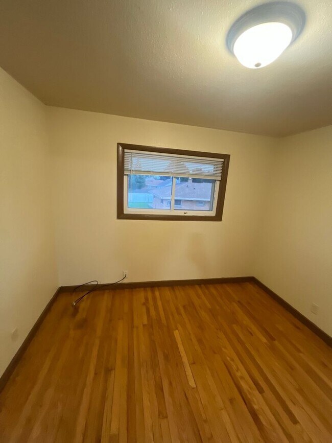 7825 W Hampton Ave Unit 7, Milwaukee, WI 53218