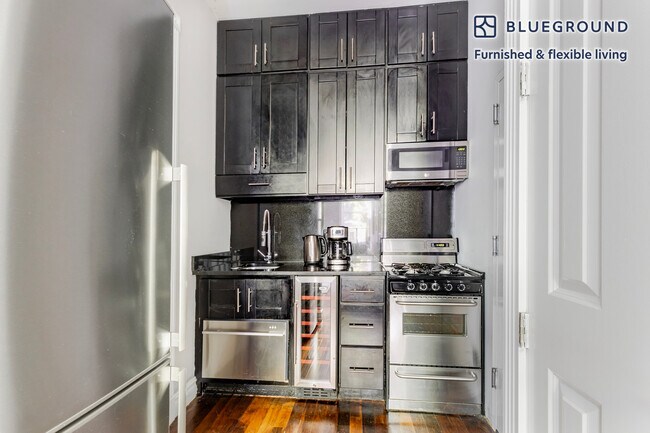 562 Hudson St unit FL2-ID1888, New York, NY 10014 - photo 5