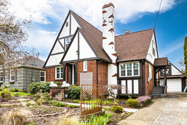Tudor-style homes are also common throughout Sumner in Portland.