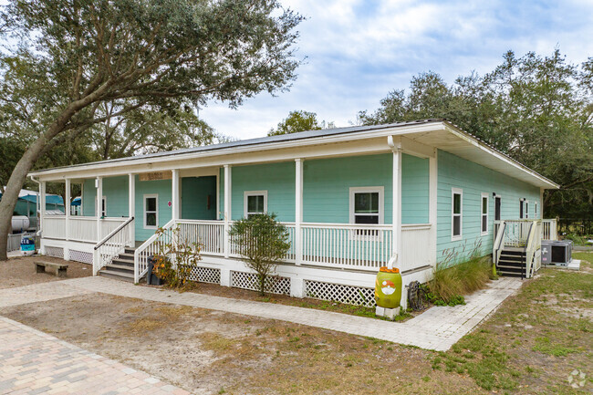 Learning Gate Community School has a student-teacher ratio of 16 to 1.