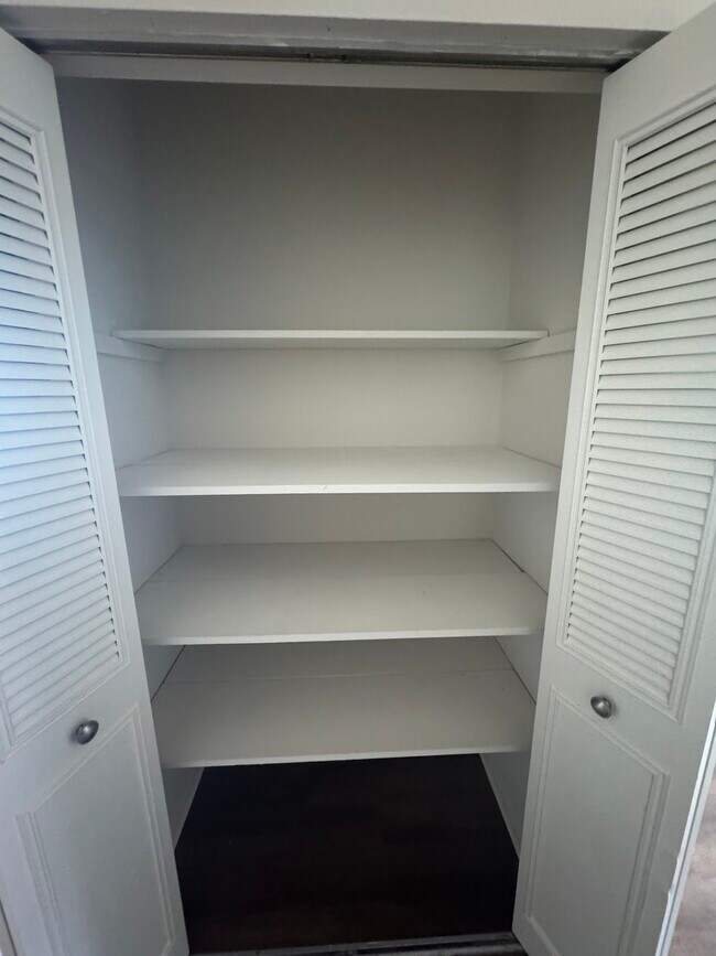 Oconnor Apartments, Saint Clair Shores, MI 48080 - photo 5