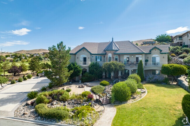 D'Andrea has private communities with large custom homes.