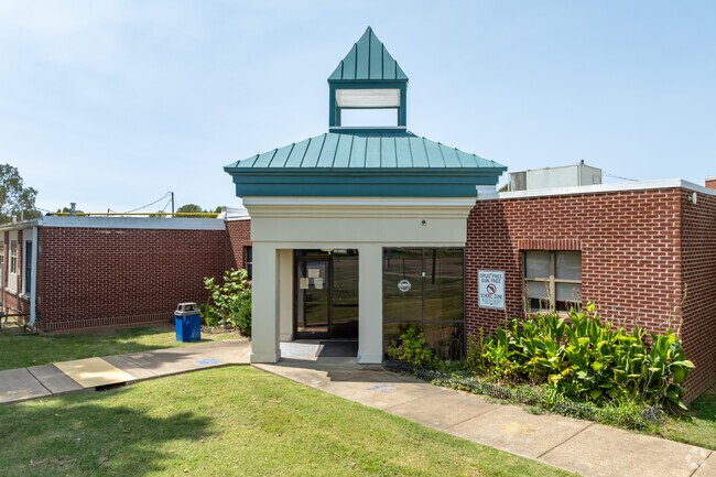 Coldwater Elementary serves students in Tate County, MS.