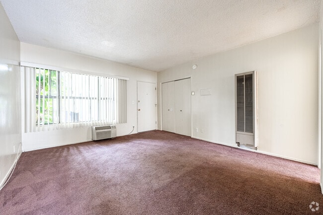 Crest View Apartments, Los Angeles, CA 90065 - photo 7