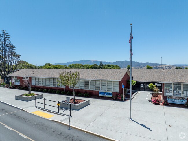 South Salinas' Monterey Park Elementary offers top-tier education.