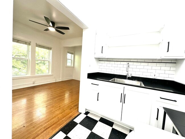 1108 S Detroit Ave Michael unit 3rd floor 1C, Tulsa, OK 74120 - photo 3